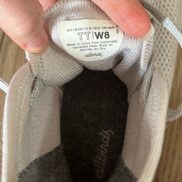 All birds high tops size 8 white - Picture 3 of 5